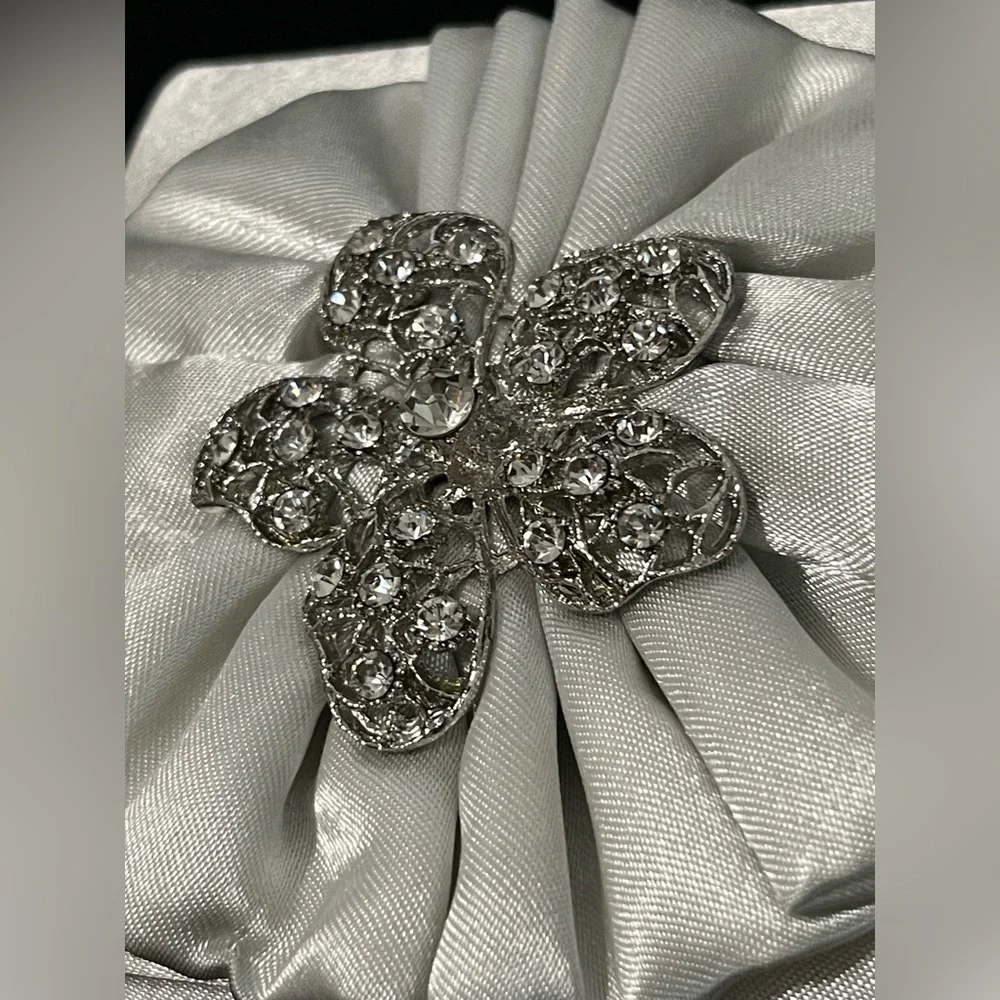 Amazing vintage clutch purse silver satin fabulous rhinestone flower wedding bag